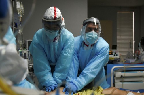 ABŞ-da bir gündə koronavirusa 1 milyondan çox yoluxma qeydə alınıb