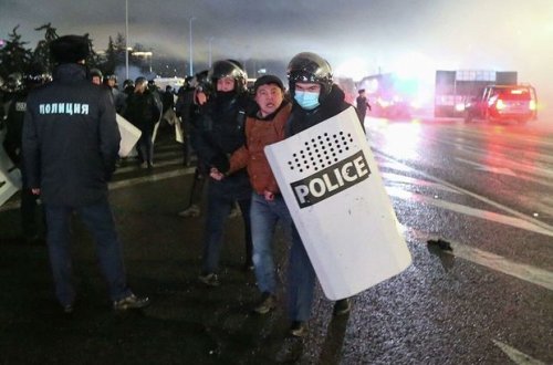 Более 200 человек задержаны за нарушения общественного порядка в Казахстане