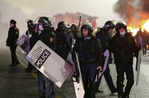 Almatıda etirazçılarla polis arasında toqquşmalar başlayıb