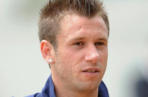 Koronavirusa yoluxan tanınmış futbolçu xəstəxanaya yerləşdirilib