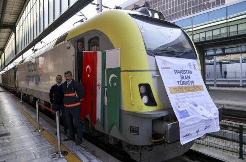İslamabad-Tehran-İstanbul marşrutu üzrə ilk yük qatarı Ankaraya çatıb