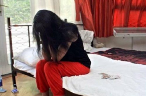 Bakıda ailəli qadın yad kişiylə TUTULDU - 