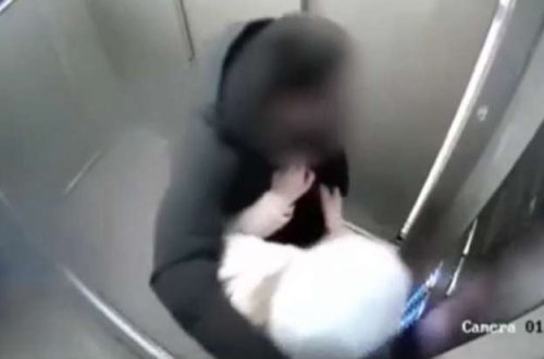 15 yaşlı qızı liftdə öpmək istədi: Qapılar açılanda dəhşətə gəldi - Qızın atası... / VİDEO