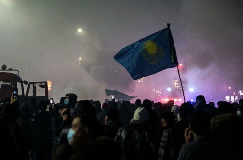 Все казахстанские финансовые организации приостановили деятельность