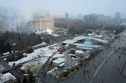 Qazaxıstanda etirazçılar teleyayım ofislərinə hücum ediblər, xəsarət alan var