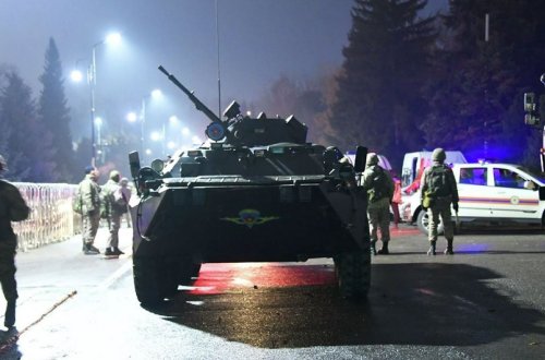 В Алматы разграблены шесть оружейных магазинов