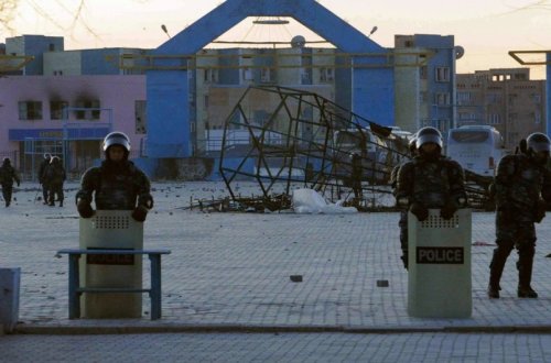 Qazaxıstanda telekanalın binası mühasirəyə alınıb, ölənlər var