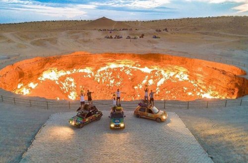 Türkmənistan Prezidenti 51 ildir yanan “Cəhənnəm qapıları”nı söndürməyi tapşırıb