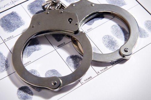 Dövlət Gömrük Komitəsinin vəzifəli şəxsinə cinayət işi açılıb