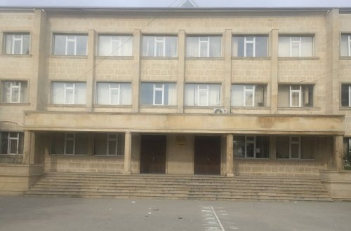 Bakıda şagirdlər 21 yaşlı xanım müəllimi döyüb? (AÇIQLAMA)