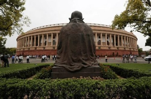 Hindistanda 400-dən çox parlament əməkdaşı COVID-ə yoluxub