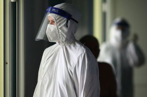 Daha bir ölkədə “Omikron”dan ölüm qeydə alındı