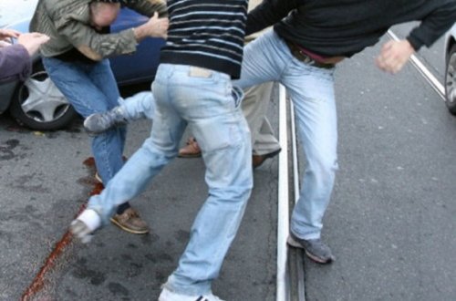 Bakıda yeniyetmə döyülərək ağır xəsarət aldı