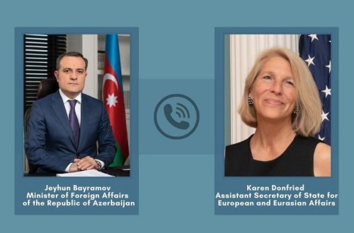 Ceyhun Bayramov ABŞ Dövlət Katibinin köməkçisi Karen Donfridlə telefonla danışıb
