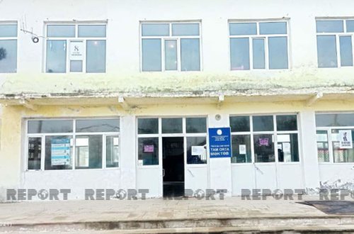 Məktəbin tavanı dərs zamanı uçdu - FOTO