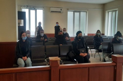 Batumidə binanın çökməsinə görə saxlanılan Azərbaycan vətəndaşının məhkəməsi keçirilib