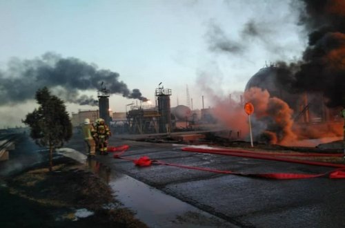 Küveytin ən böyük neft emalı zavodunda yanğın olub, yaralananlar var
