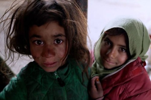 Голод при полных прилавках в Кабуле: как Афганистан погружается в нищету - ВИДЕО