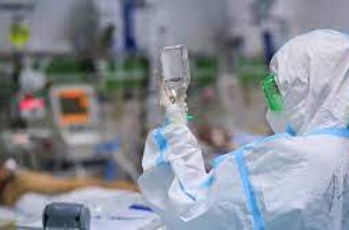 Ukraynada gündəlik yoluxma sayı 10 min nəfəri ötüb