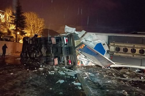 Türkiyədə sərnişin avtobusunun qəzaya uğraması nəticəsində 15 nəfər xəsarət alıb