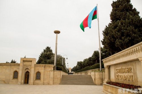 Şəhidlər xiyabanında 20 Yanvar faciəsinin ildönümü ilə bağlı hazırlıq işlərinə başlanılıb