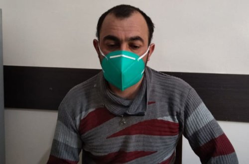 Qaxda evlərdən elektrik naqillərini oğurlayan şəxs ƏLƏ KEÇDİ - FOTO/VİDEO