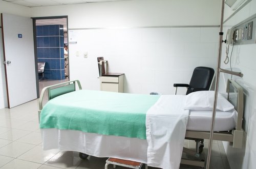 Bakıda avtomobilin vurduğu piyada xəstəxanada ölüb