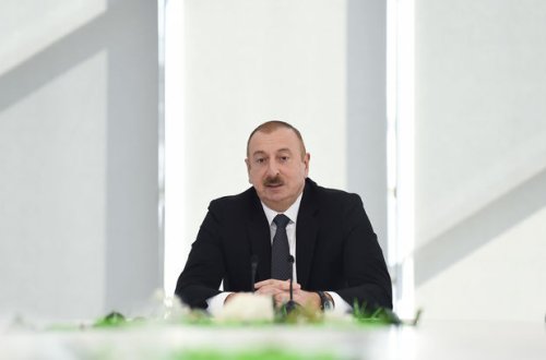 İlham Əliyev Hacı Zeynalabdin Tağıyevin abidəsinin açılışında
