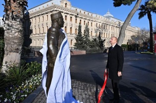 Ильхам Алиев принял участие в открытии памятника Гаджи Зейналабдину Тагиеву в Баку - ОБНОВЛЕНО + ФОТО/ВИДЕО