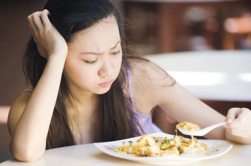 Названы неожиданные признаки рака желудка