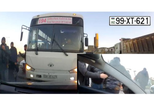 Bakıda avtobus sürücüsü yolu kəsdi, sərnişinlər isə davaya çıxdı - VİDEO