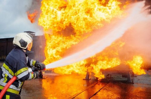 Hindistanda yaşayış binasında yanğın olub, 7 nəfər ölüb, 15 nəfər yaralanıb