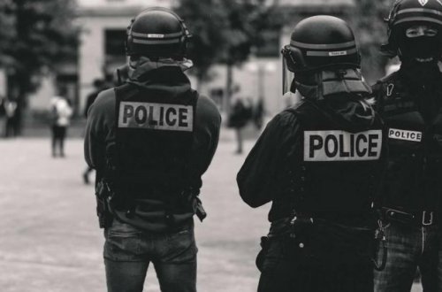 ABŞ-da polisin öldürdüyü şəxsin əlindəki silahların saxta olduğu üzə çıxdı