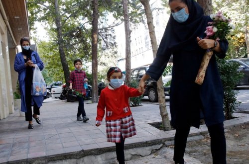 İranda 9-12 yaşlı uşaqların peyvənd olunmasına icazə verilib