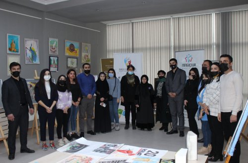 Milli iradəmizin zəfər çaldığı 20 Yanvar Ümumxalq Hüzn Günündə gənclər faciə qurbanlarının xatirəsini yad edib