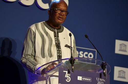 Burkina Faso Prezidenti istefa verib