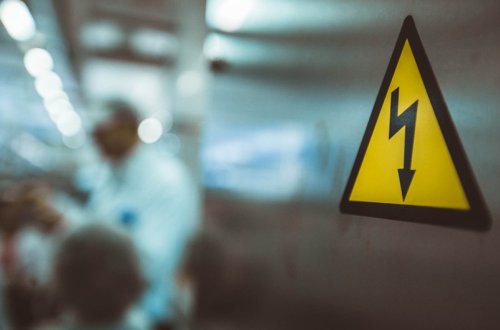 Bakıda şirkət əməkdaşını elektrik cərəyanı vuraraq öldürüb