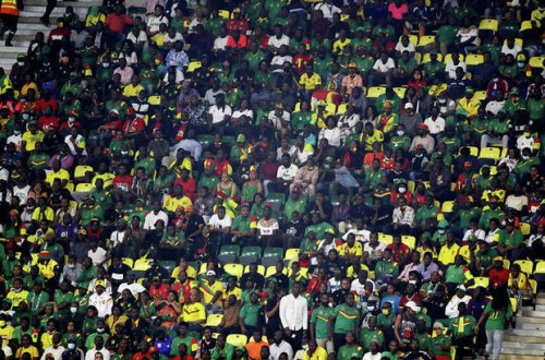 Минимум семь человек погибли, 40 пострадали в давке перед матчем Кубка африканских наций - ФОТО