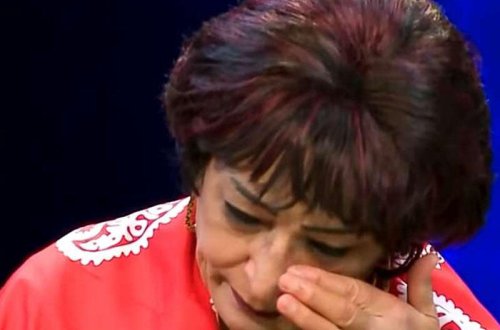 Xalq artisti efirdə ağladı - VIDEO