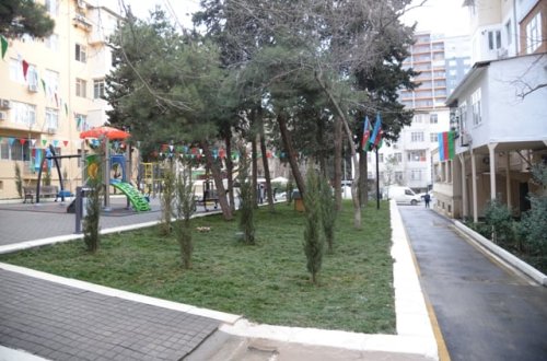 Nəsimi rayonunda növbəti abad həyət sakinlərin istifadəsinə verilib