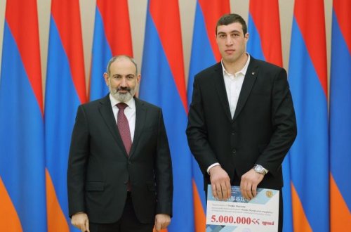 Ermənistanda ən yaxşı idmançılara ödənilən mükafatın bir hissəsi kəsilib
