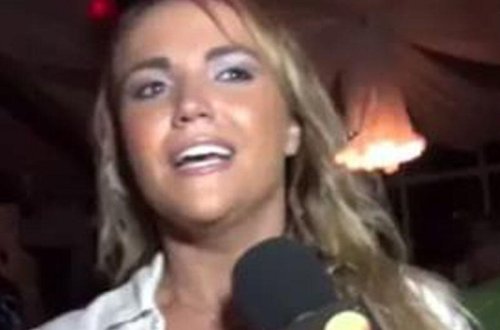 Canlı yayımda biabırçılıq - Aparıcının sinəsi çöldə qaldı - VİDEO