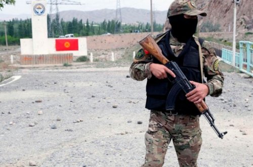 Tacikistan hərbçiləri Qırğızıstanla sərhəddə gücləndirilmiş rejimə keçib