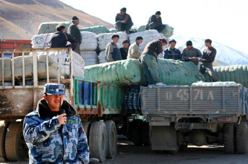 Qırğızıstan Tacikistanla sərhəddə yaşayan 60 ailənin təxliyə edildiyini bildirib