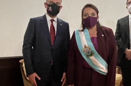 Hondurasın ilk qadın Prezidenti: 