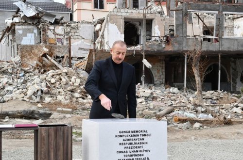 Azərbaycan lideri Gəncə Memorial Kompleksinin təməlini qoyub