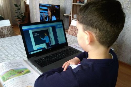 Azərbaycanda distant tədrisə keçən məktəb və siniflərin sayı açıqlanıb