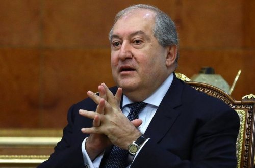 Armen Sarkisyan istefasını geri götürməyib