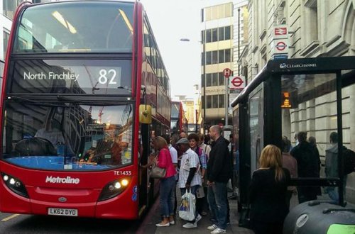 Bu ölkədə yaşı 22-dən aşağı olanlar avtobusa pul ödəməyəcək