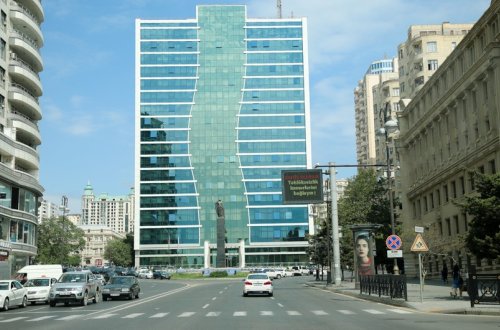 Milli Qəhrəmanın həyat yoldaşına verilən təqaüdün dayandırılmasına aydınlıq gətirilib